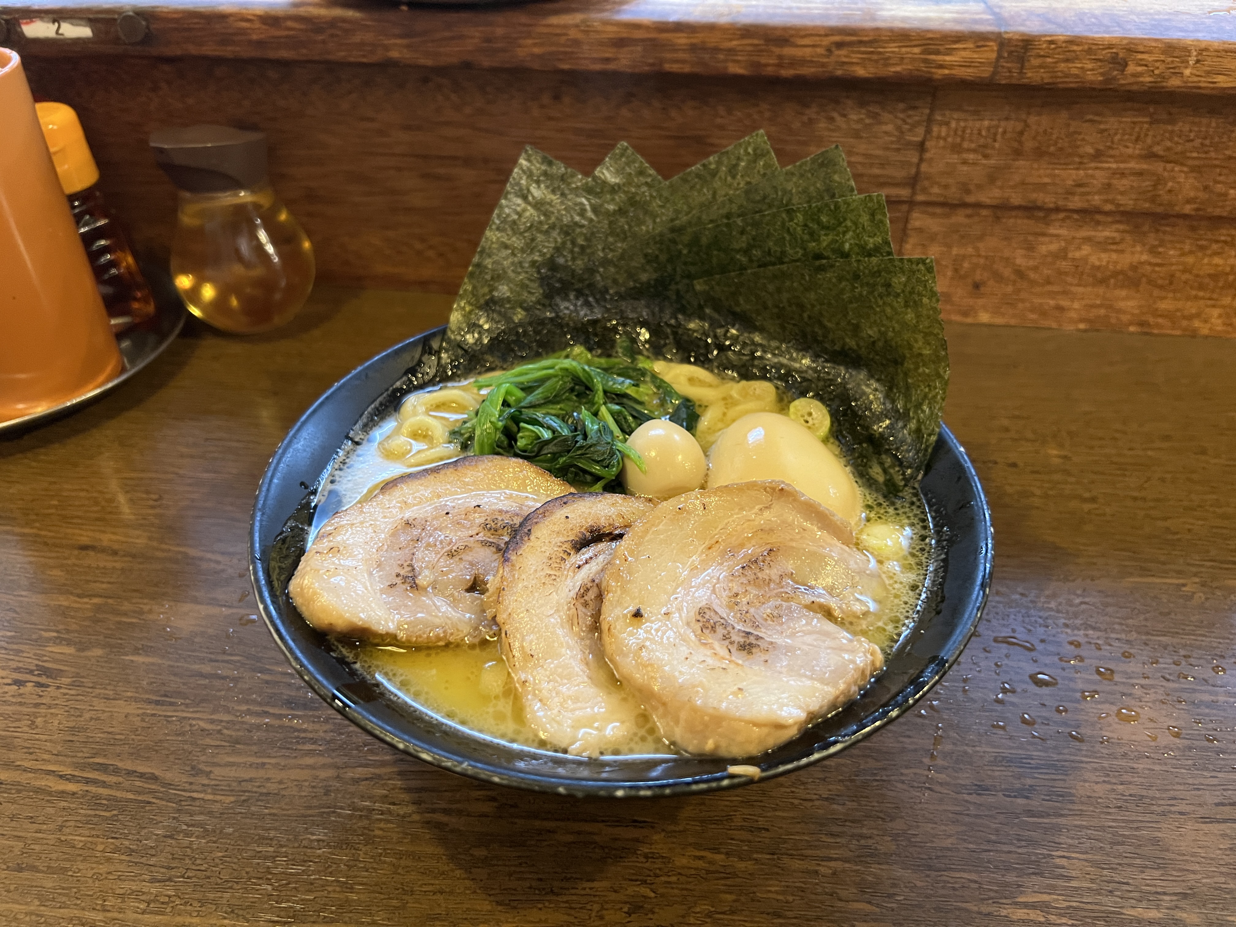 家系ラーメン店のホール・キッチンスタッフ 0